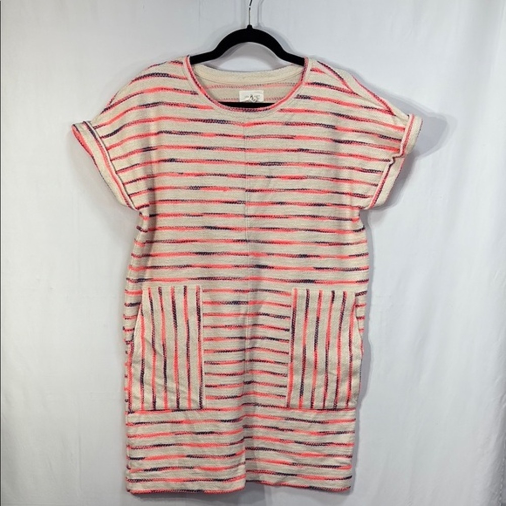🐌 Lou & Grey Striped Short Sleeve knit Dress with Pockets